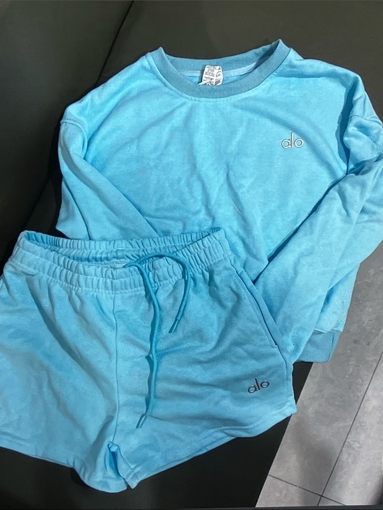 ALO Yoga Tops - ALO Yoga Light Blue Crewneck Sweatshirt & Drawstring Shorts Set